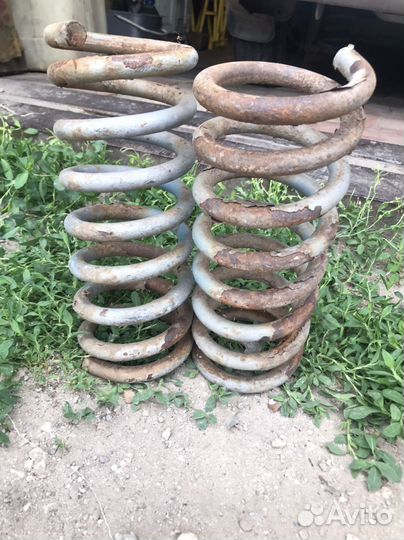 Пружины передние нива