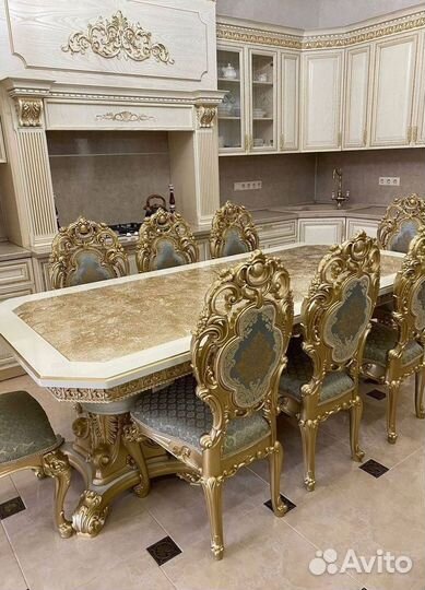 Стол кухонный и стулья