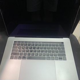 Macbook Pro 15 2017 i7 16gb