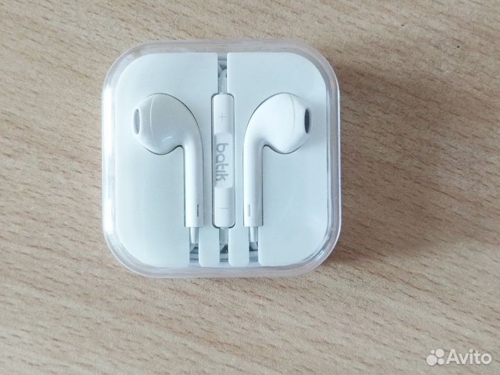 Проводные наушники новые