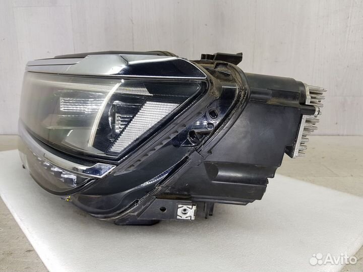 Фара левая Volkswagen Tiguan