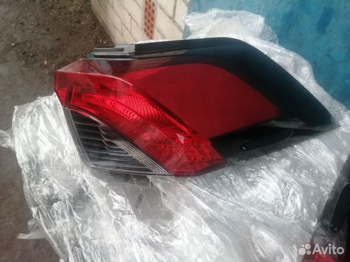 Фонарь задний в крыло Toyota RAV4 XA50