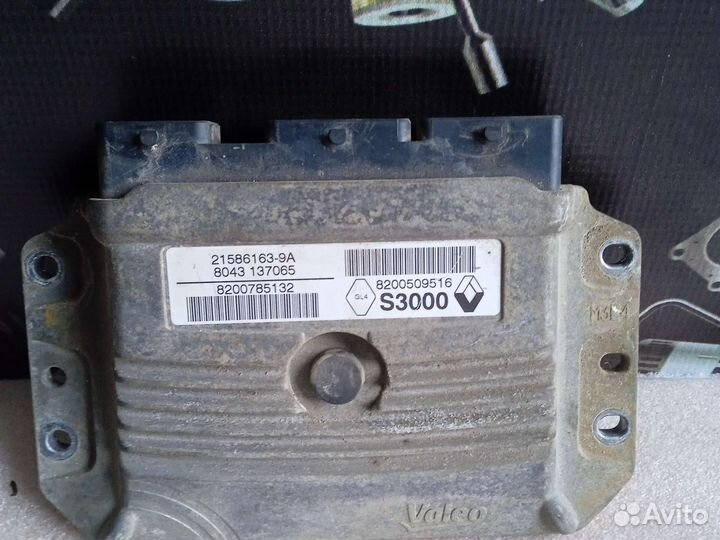 Блок управления двигателем на Renault Megane 2