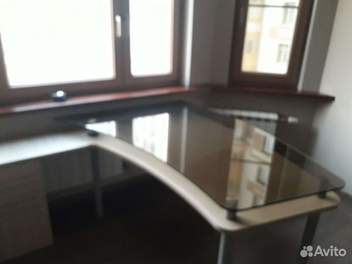 Рабочая зона - стол письменный компьютерный, шкаф