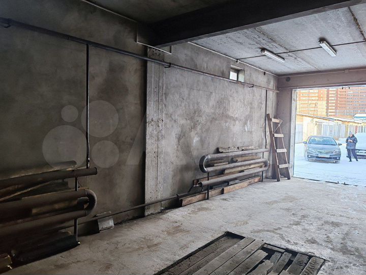 Гараж, > 30 м²