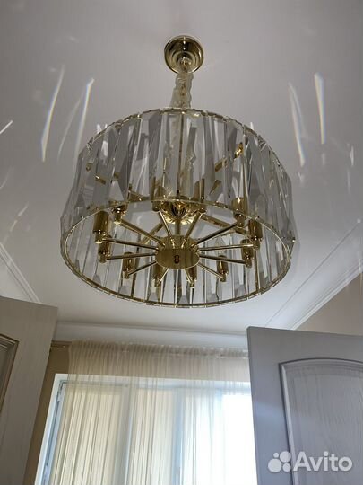 Люстра хрустальная современная