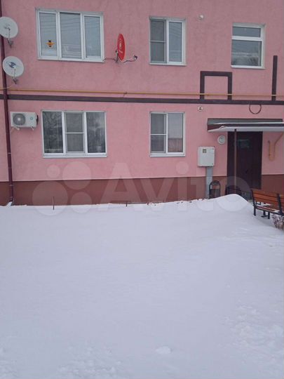 2-к. квартира, 48 м², 1/3 эт.