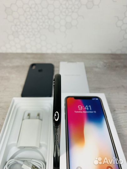 iPhone X, 64 ГБ