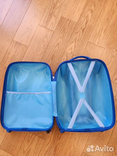 Чемодан на колесах детский