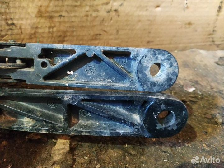 Поводок стеклоочистителя Volkswagen Jetta 5