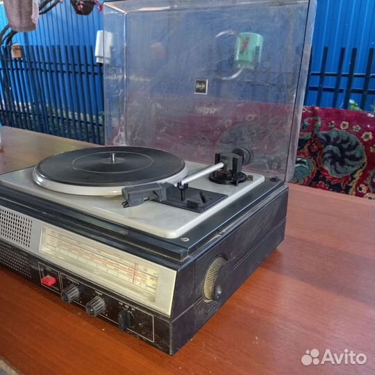 Виниловый проигрыватель