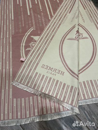 Кашемировый объемный палантин Hermes розовый