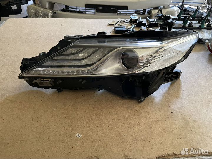 Фары toyota camry v70 оригинал