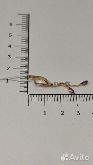 Золотые серьги с камнем