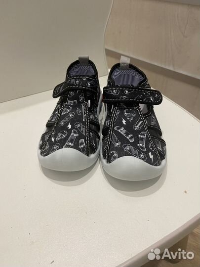 Продам детские сандали, 24 размер, новые