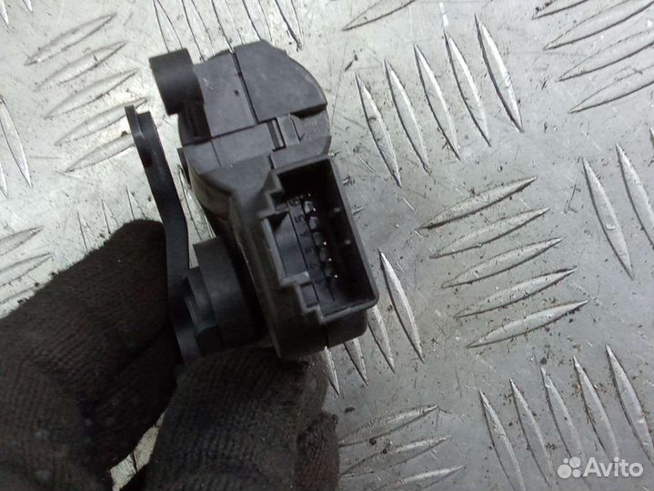 Моторчик заслонки печки 1K0907511B Volkswagen Passat B6 2.0 Дизель