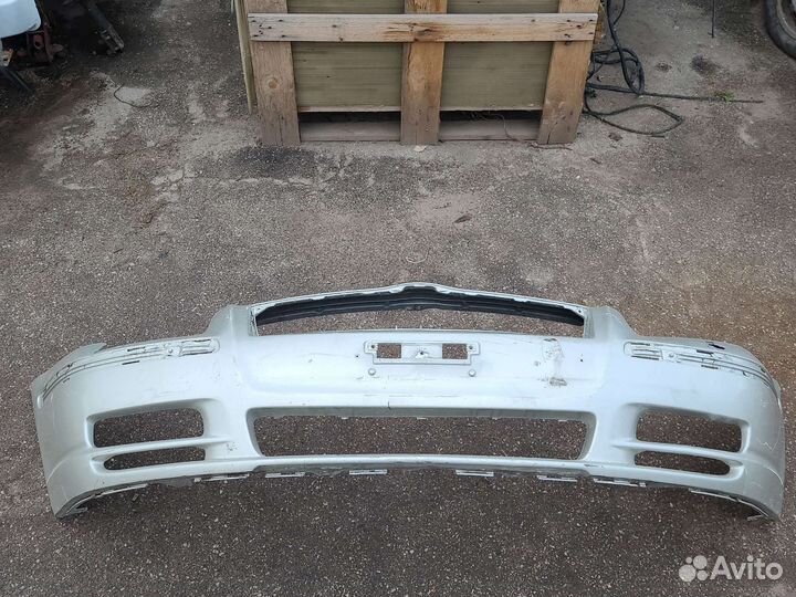 Бампер передний toyota avensis zt 250 03-06г