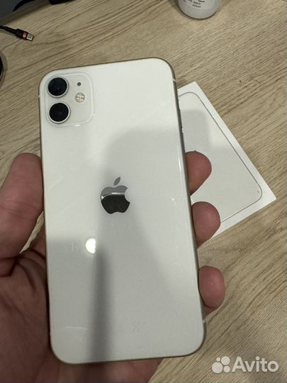 iPhone 11, 64 ГБ