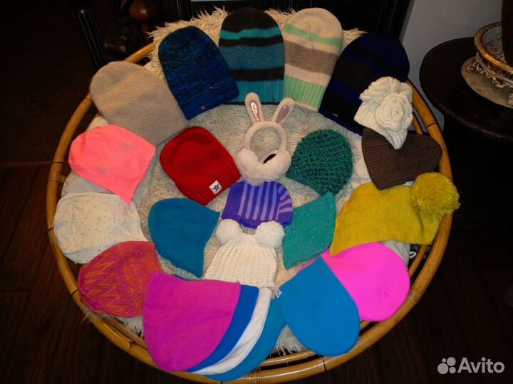 Новые женские шапки, шарфы, наушники