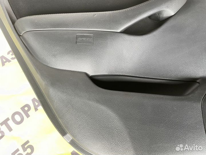 Обшивка двери задней левой Toyota Avensis 2