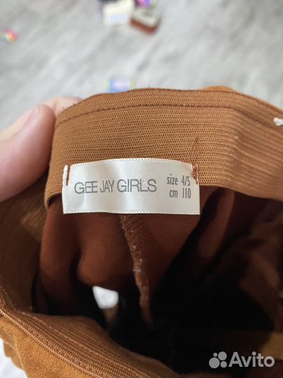 Брюки на девочку 110