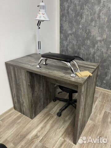 Маникюрный стол