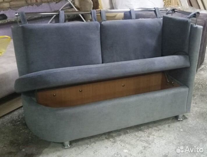 Обеденный угловой диванчик