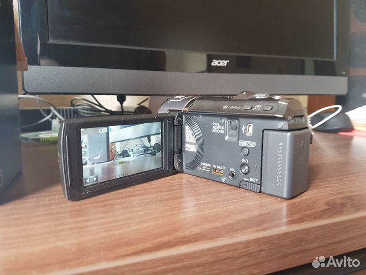 Продаю: Видеокамера Panasonic HC-V700