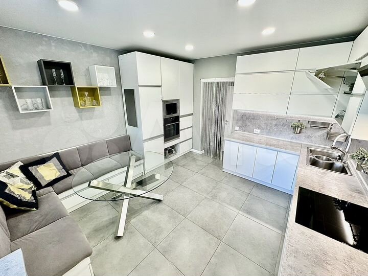 3-к. квартира, 93,5 м², 1/9 эт.