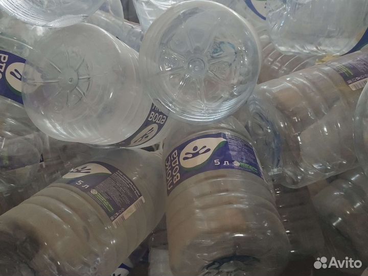 Бутылка люкс вода, чистые