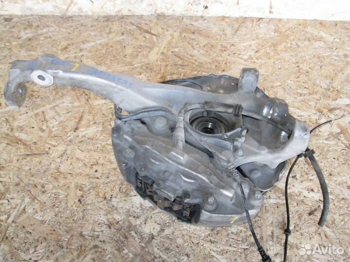 Кулак передний левый Mercedes-Benz Glc X253 2015