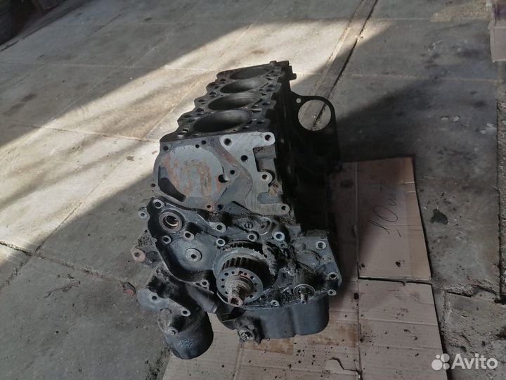 Блок двигателя mitsubishi grandis 2.4 б. У