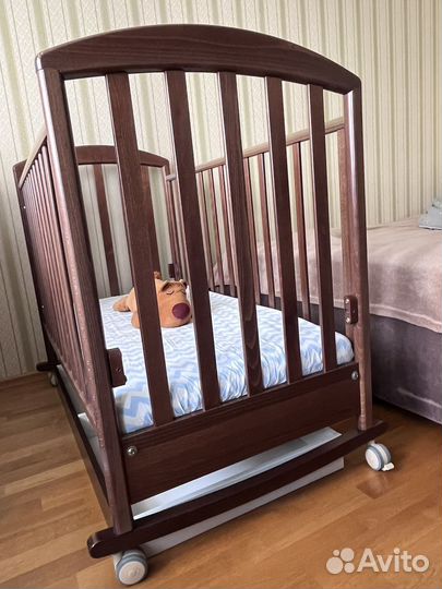 Детская кроватка