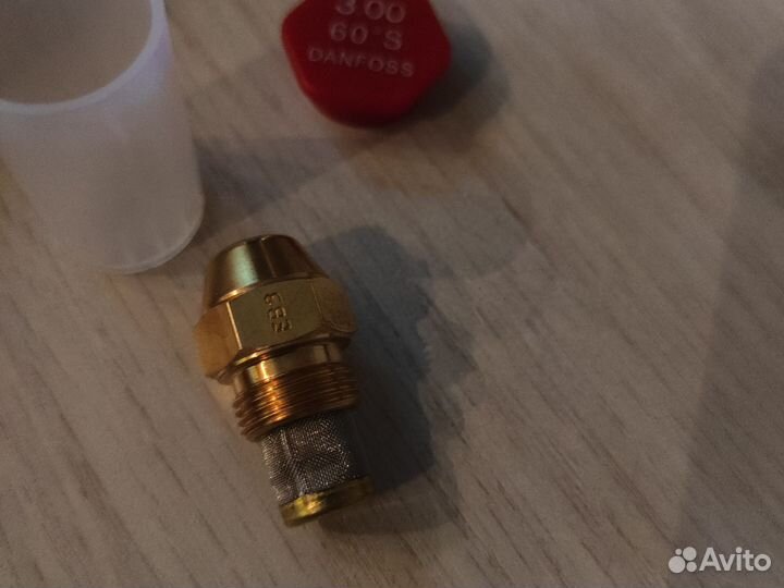 Форсунку Danfoss 3.00GPH,60S, 327.892.128