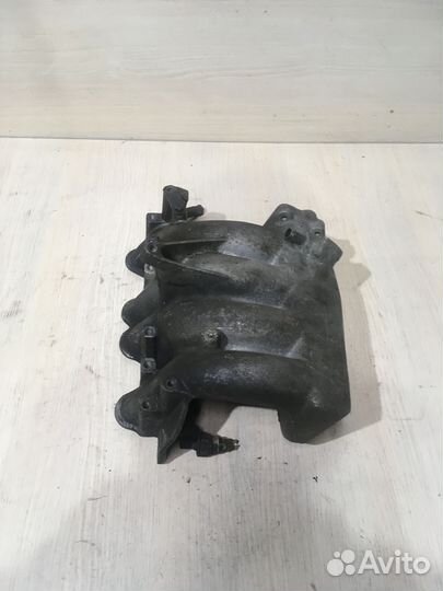 Впускной коллектор ауди 100 С4 048133223