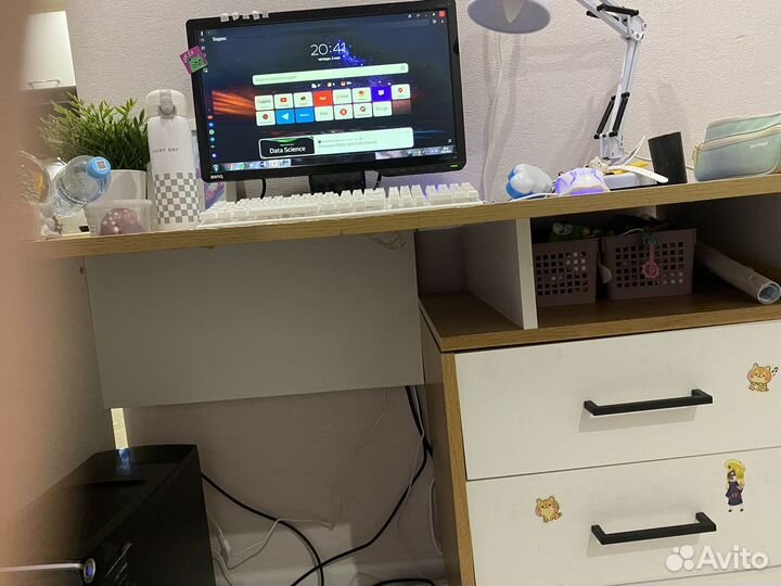 Письменный стол IKEA