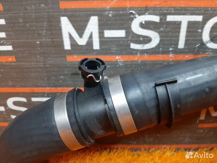 Патрубок радиатора верхний Mercedes-Benz E-Class