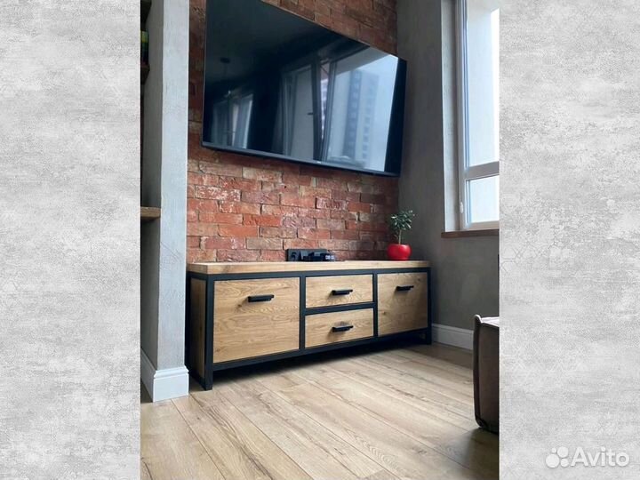 Тумба под телевизор с ящиками, массив дуба