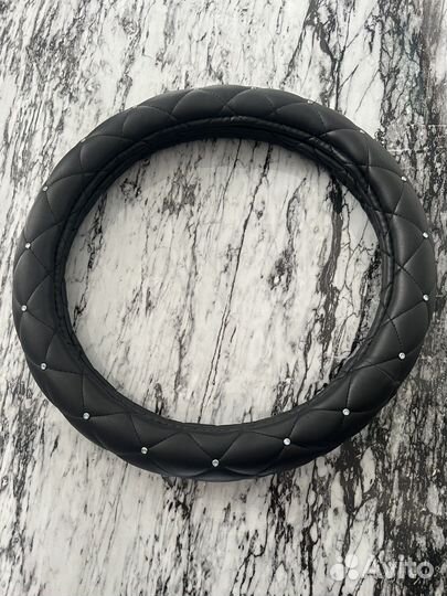 Оплетка на руль со стразами