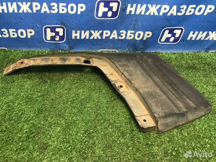 Брызговик передний правый Mitsubishi Pajero 3 V6