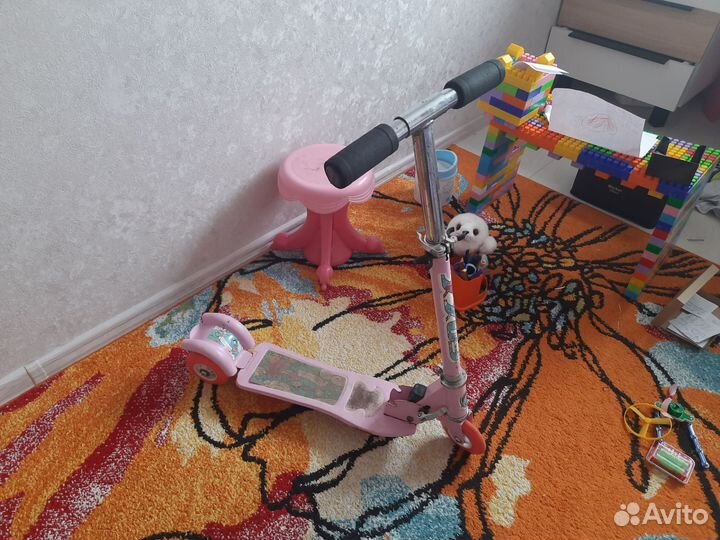 Трёх колёсный самокат