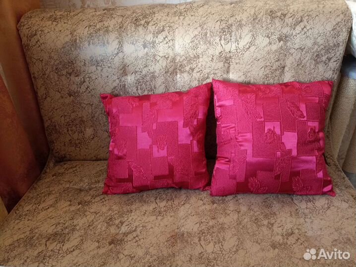 Шторы 2 комплекта +подушки