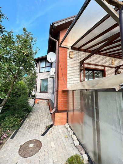 Дом 330 м² на участке 8,8 сот.