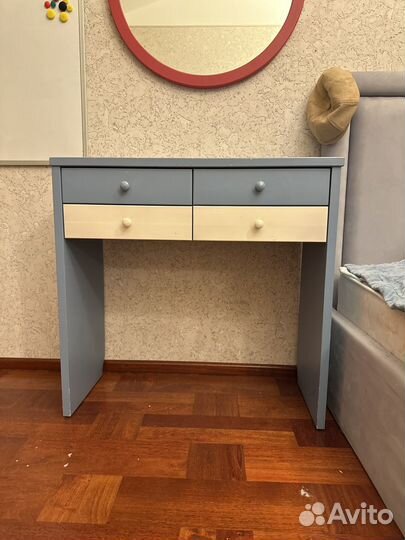 Туалетный столик с зеркалом из массива сосны