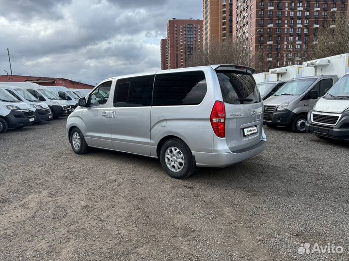 Hyundai Grand Starex микроавтобус, 2010