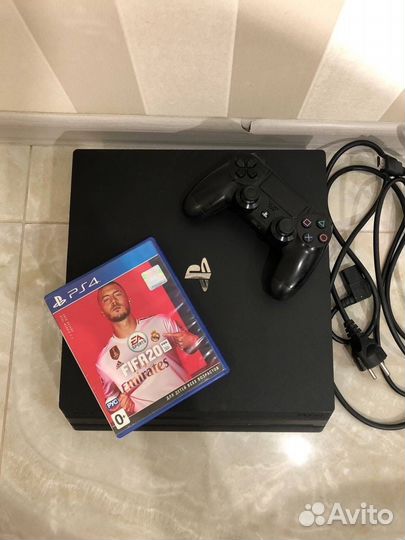 Продам playstation PS4 pro