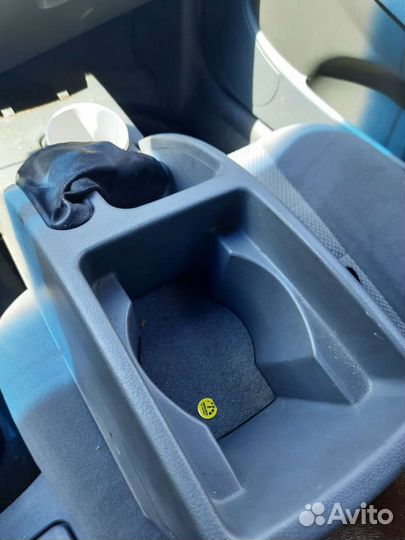 Консоль подлокотнина