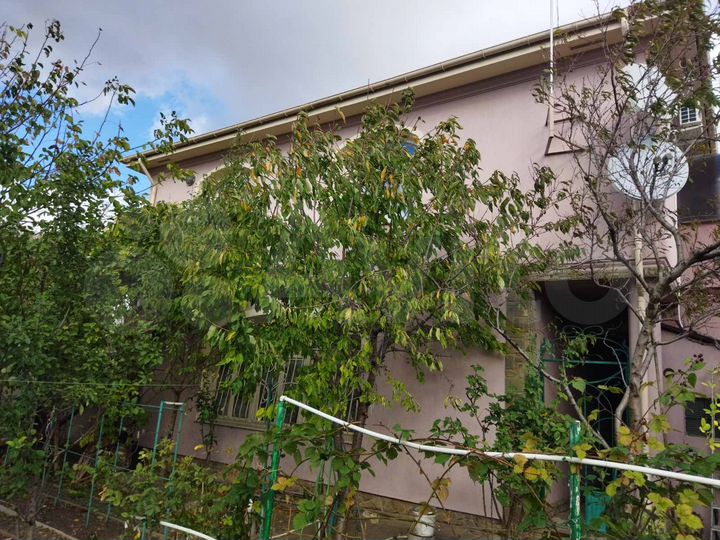 Дом 240 м² на участке 6 сот.