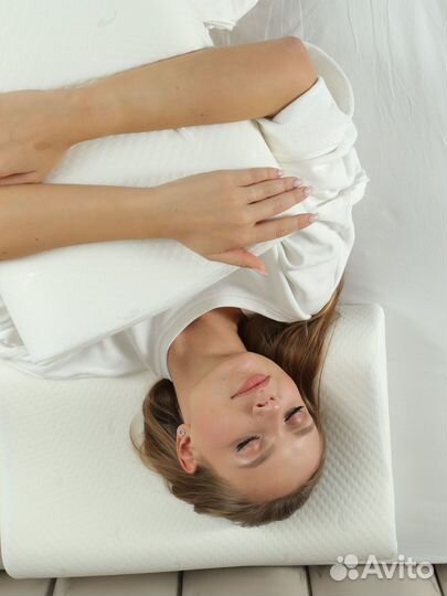 Ортопедическая подушка с эффектом памяти