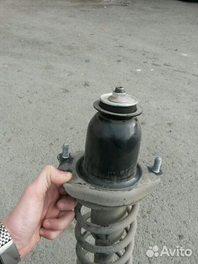 Задняя стойка Тойота Приус